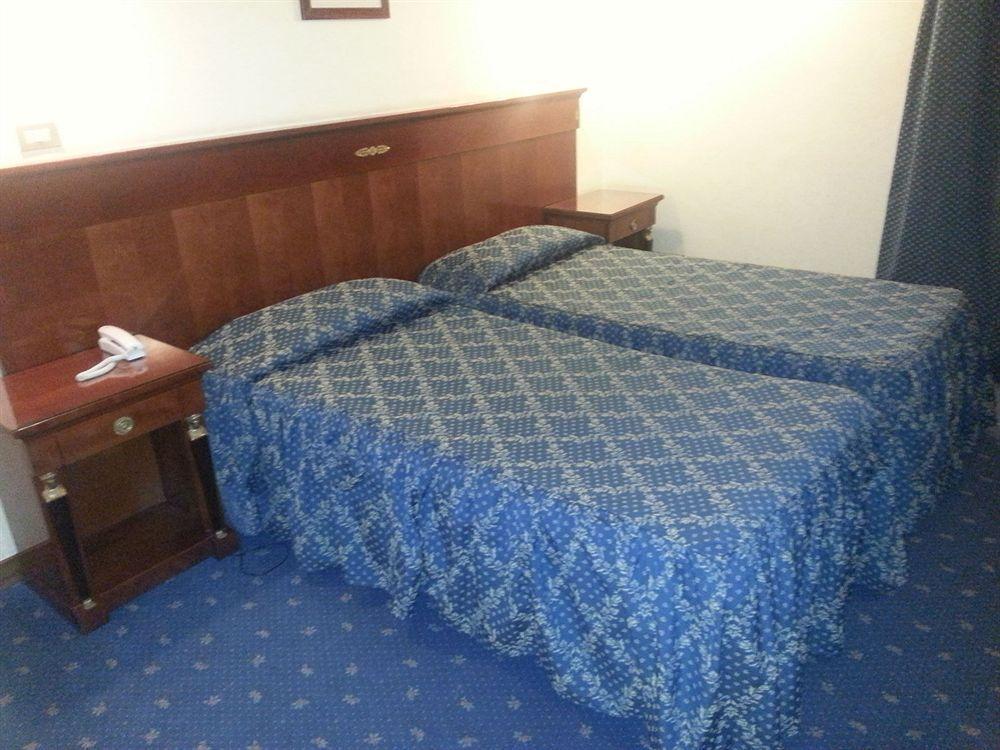 Hotel Principe Modena Esterno foto